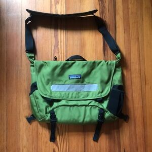 Patagonia green messenger bag